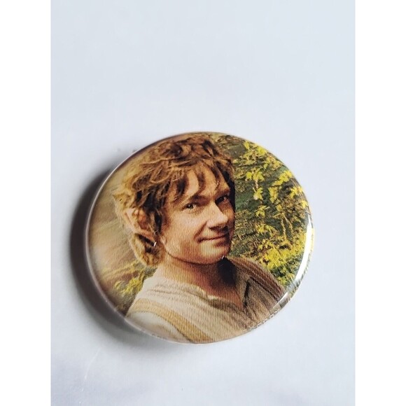 Bilbo Hobbitt Collectible Button - Picture 3 of 10